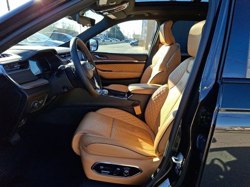 Used 2023 Jeep Grand Cherokee L Summit w/ Advanced Protech Group IV image 14