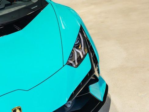Used 2023 Lamborghini Huracan Tecnica RWD image 10