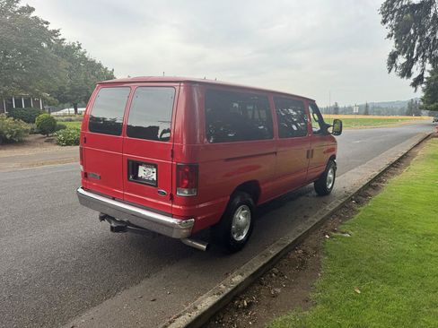 Used 2006 Ford E-350 and Econoline 350 XLT RWD image 5