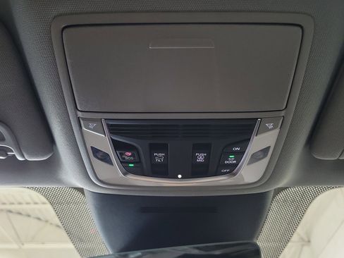 Used 2025 Acura MDX SH-AWD w/ Technology Package image 43