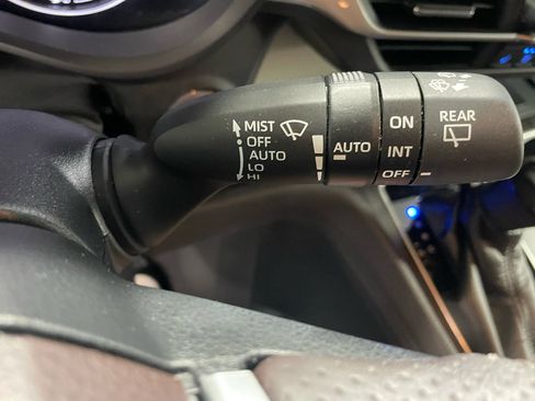 Used 2021 Toyota Sienna Platinum image 31