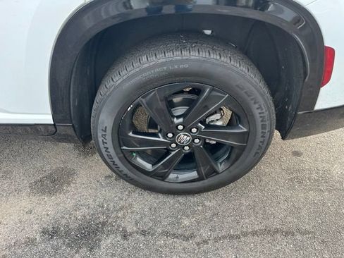 Used 2025 Buick Enclave Sport Touring w/ Power Package FWD image 31