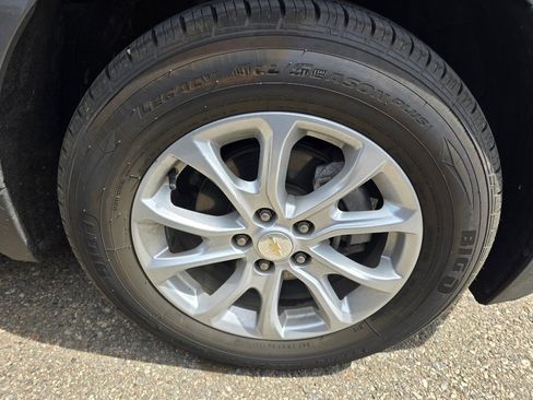 Used 2018 Chevrolet Equinox LT image 7