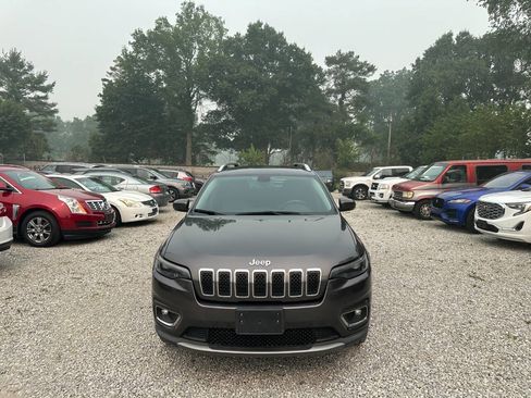 Used 2019 Jeep Cherokee Limited AWD/4WD image 2