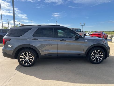 New 2026 Ford Explorer ST-Line RWD image 6