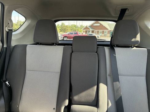 Used 2013 Toyota RAV4 LE AWD/4WD image 18