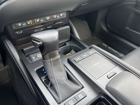 Used 2019 Lexus ES 300h image 24