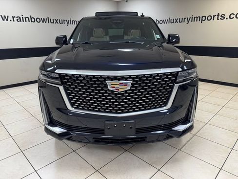 Used 2023 Cadillac Escalade Premium Luxury AWD/4WD image 2