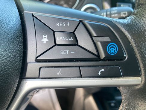 Used 2019 Nissan Rogue SV w/ Sun & Sound Touring Package AWD/4WD image 38