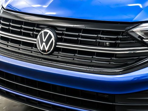 Used 2024 Volkswagen Jetta Sport image 13