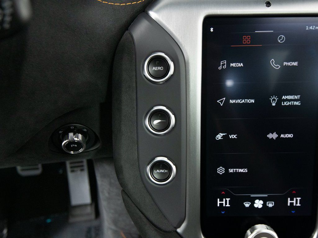 Used 2025 McLaren 750S RWD image 19
