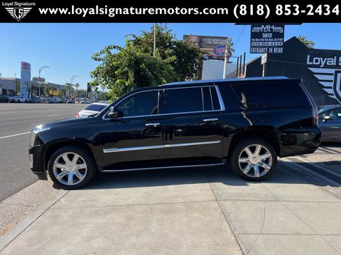 Used 2018 Cadillac Escalade ESV Luxury RWD image 4