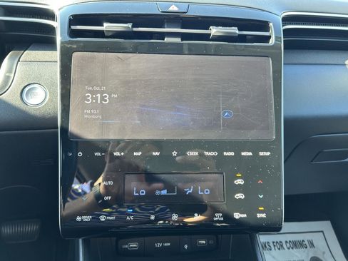 Used 2024 Hyundai Tucson Limited image 18