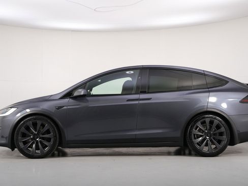 Used 2022 Tesla Model X image 9