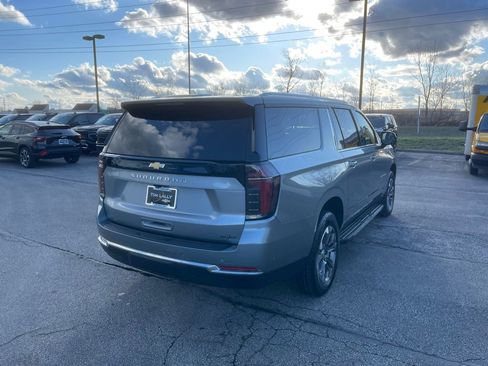Used 2025 Chevrolet Suburban LS image 7