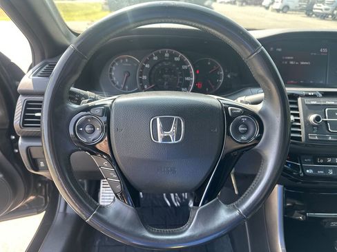 Used 2017 Honda Accord Sport image 14