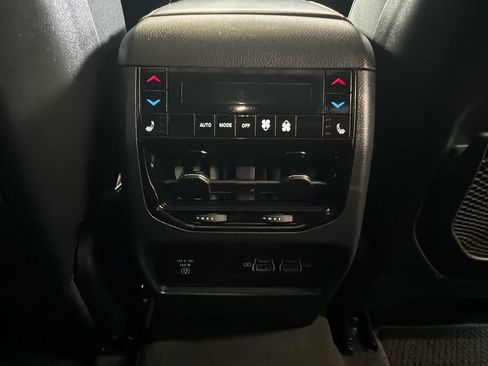 Used 2024 Jeep Grand Cherokee Summit AWD/4WD image 20