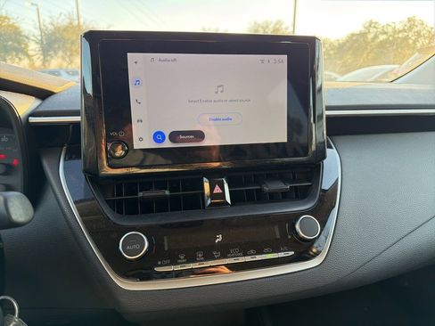 Used 2025 Toyota Corolla LE image 13