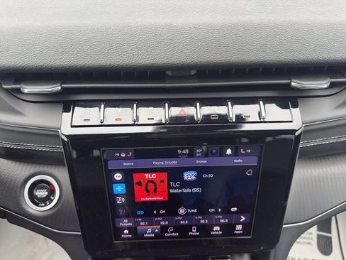 Used 2025 Jeep Grand Cherokee Altitude image 15