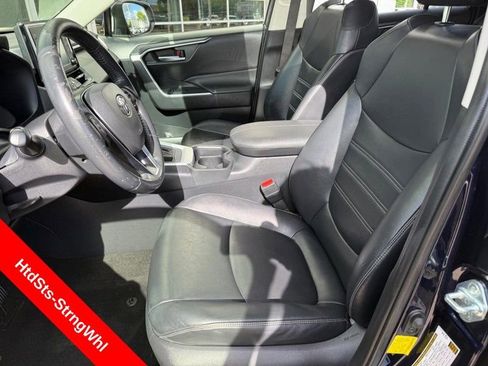 Used 2019 Toyota RAV4 XLE Premium w/ Cold Weather Package AWD/4WD image 16