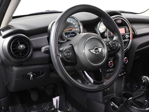 Used 2016 MINI Cooper 4-Door Hardtop image 11