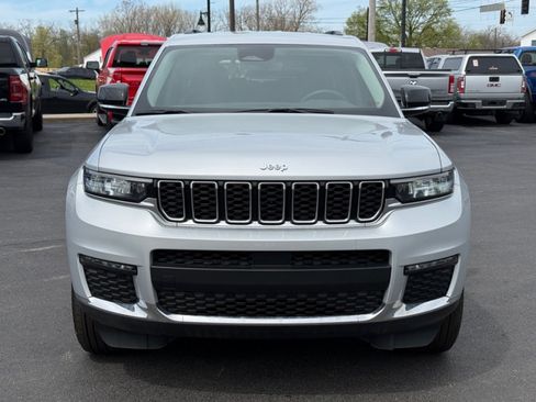 Used 2023 Jeep Grand Cherokee L Limited AWD/4WD image 3