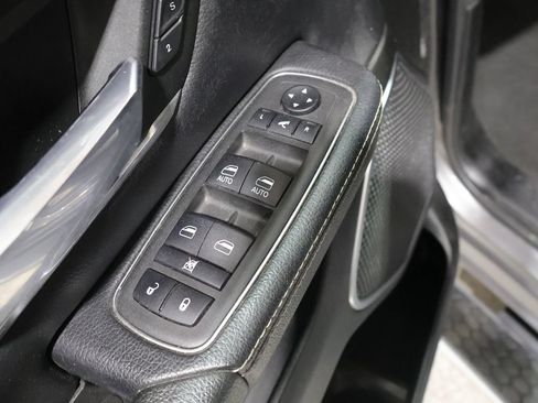 Used 2024 RAM 1500 Laramie AWD/4WD image 17