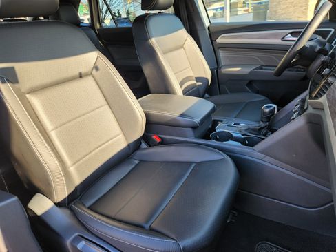 Used 2023 Volkswagen Atlas Cross Sport SE image 14