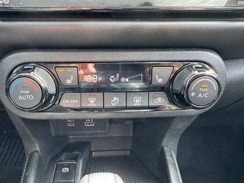 Used 2023 Nissan Kicks SR w/ SR Premium Package FWD image 22