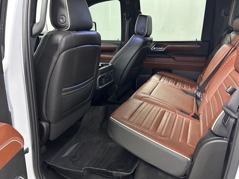 Used 2024 GMC Sierra 2500 Denali Ultimate AWD/4WD image 14