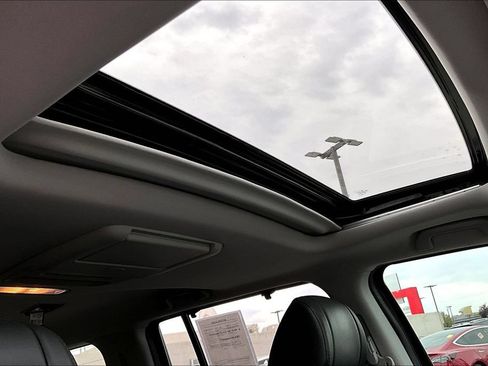 Used 2015 Honda Pilot Touring image 22