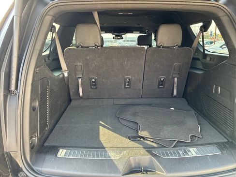 Used 2025 Chevrolet Suburban Z71 AWD/4WD image 9