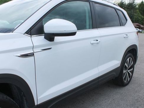 Used 2024 Volkswagen Taos SE FWD image 45