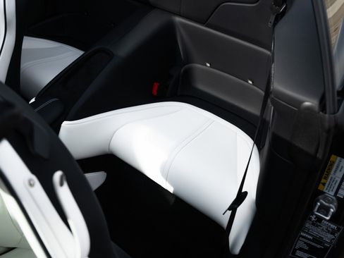 Used 2025 Ferrari Roma Spider image 30