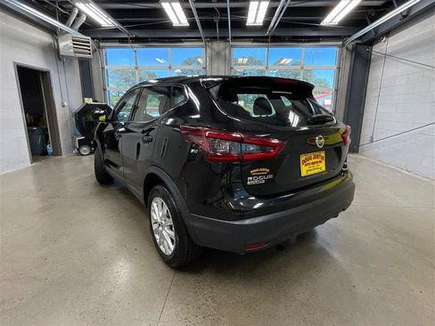 Used 2021 Nissan Rogue Sport S FWD image 3
