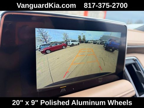 Used 2024 Chevrolet Suburban Premier AWD/4WD image 19