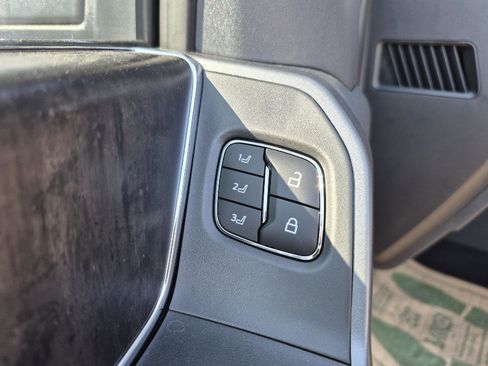 New 2025 Ford F250 Lariat w/ Black Appearance Package image 24