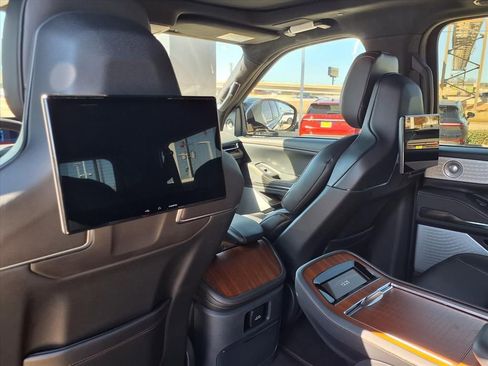 New 2026 Lincoln Navigator L Black Label AWD/4WD image 12