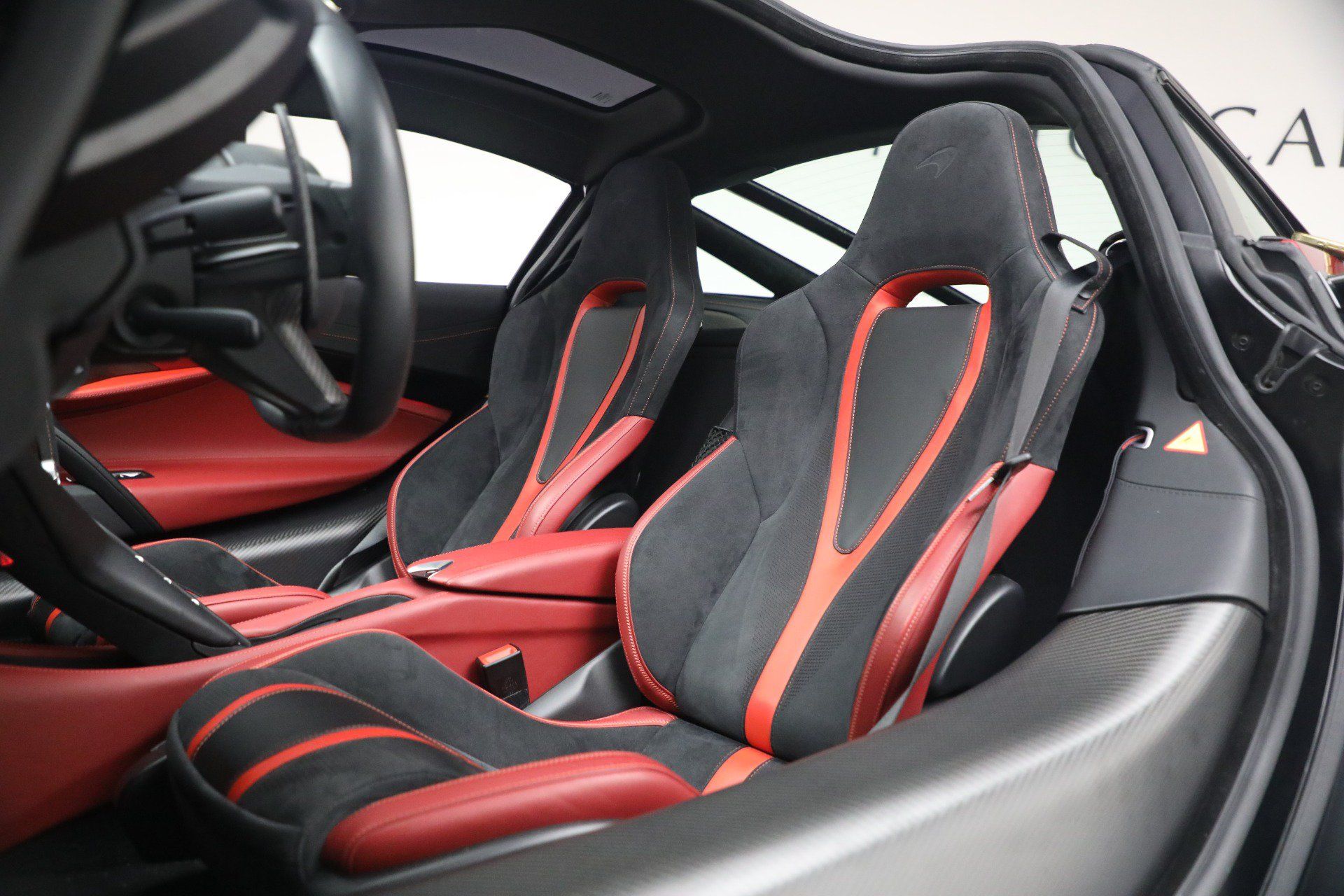 Used 2019 McLaren 720S Performance RWD image 20