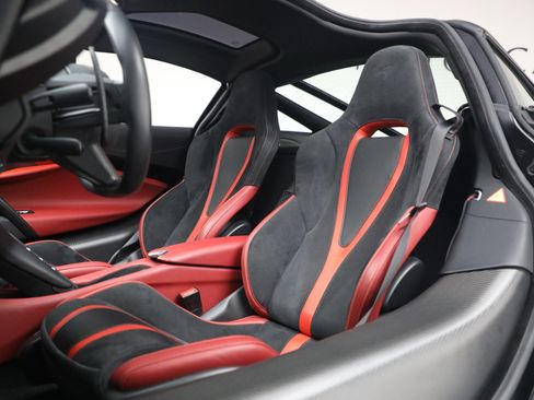 Used 2019 McLaren 720S Performance RWD image 20