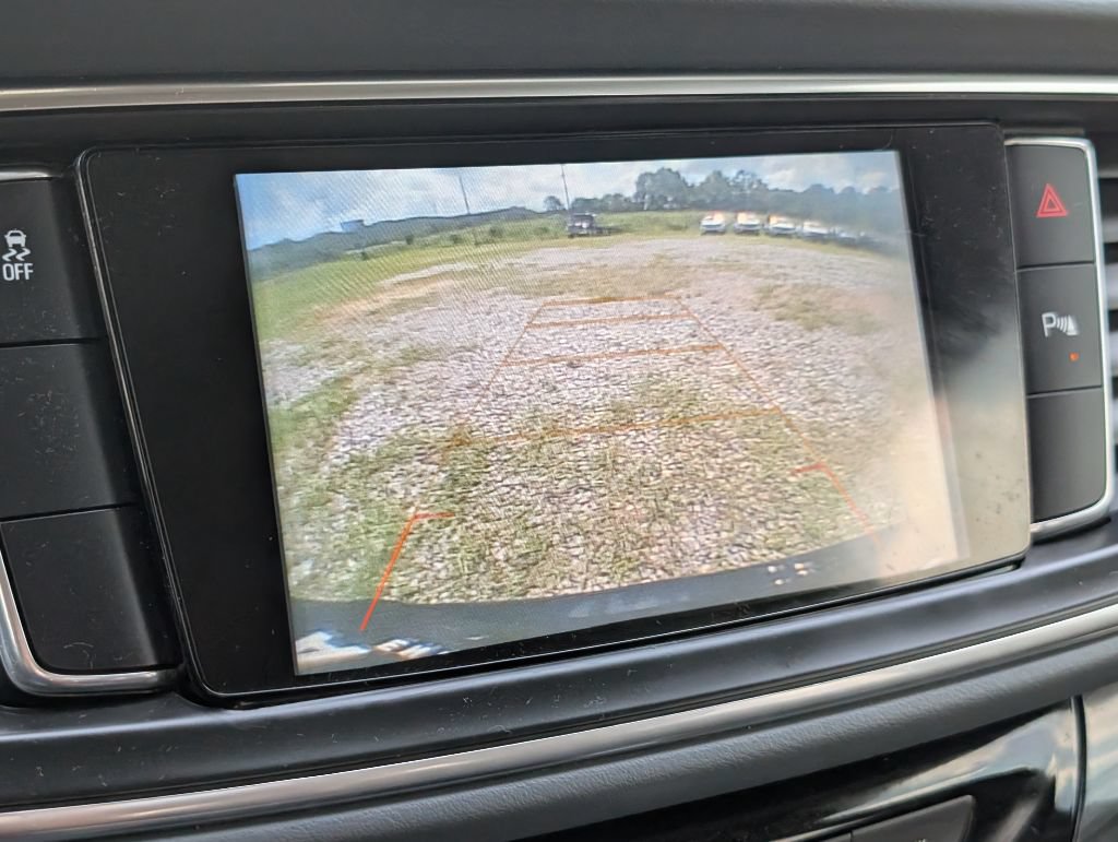 Used 2018 Buick Enclave Essence FWD image 19