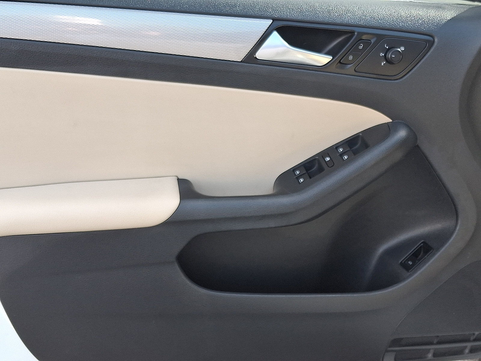Used 2017 Volkswagen Jetta SE FWD image 12