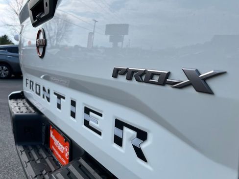 Used 2022 Nissan Frontier Pro-X image 9