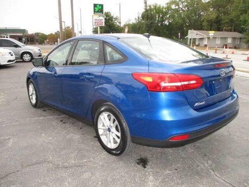 Used 2018 Ford Focus SE image 3