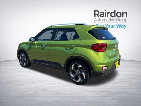Used 2023 Hyundai Venue SEL w/ Cargo Package FWD image 5