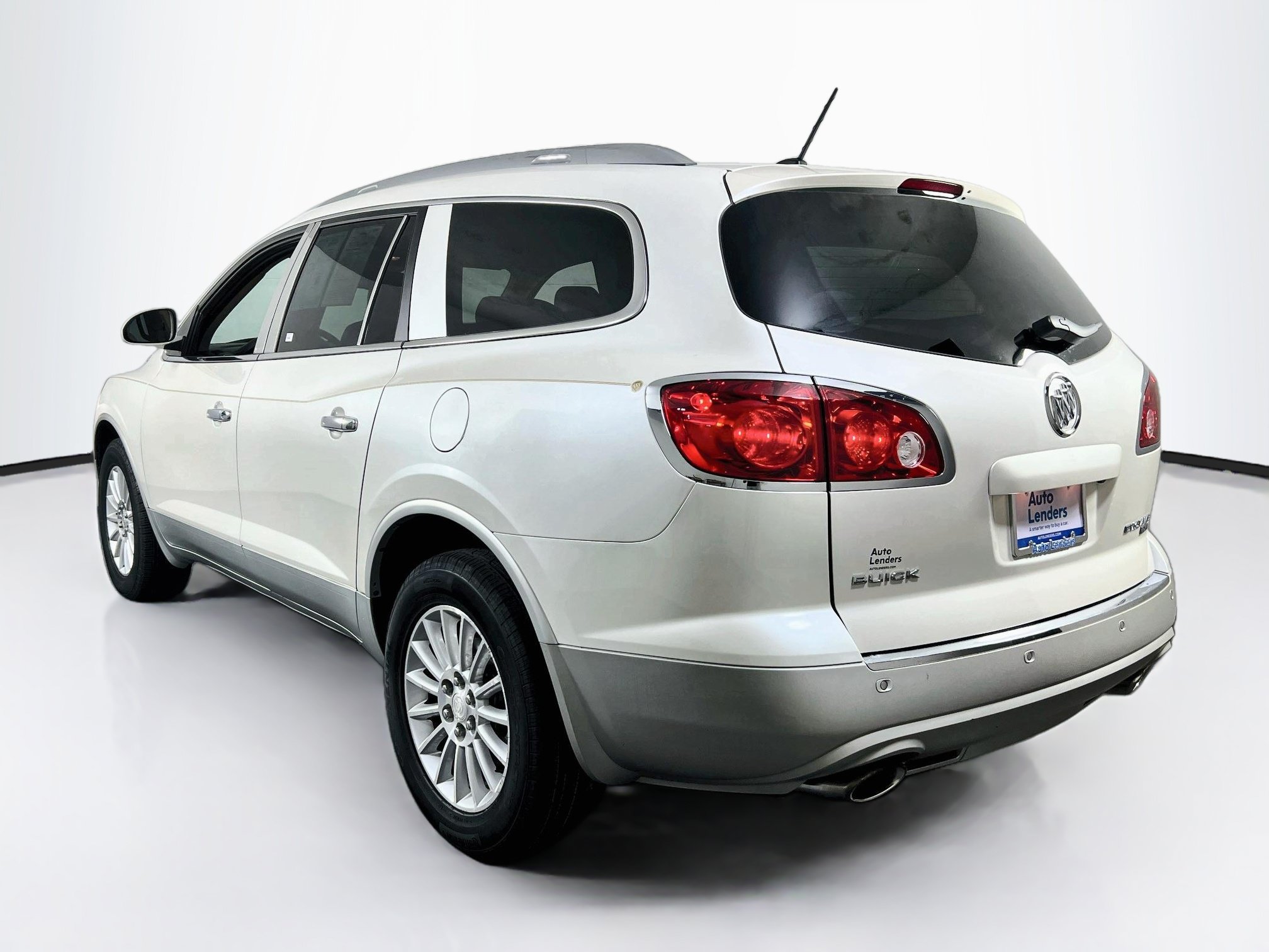 Used 2011 Buick Enclave CXL FWD image 7