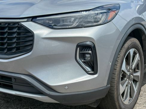 Used 2023 Ford Escape Platinum w/ Premium Technology Package AWD/4WD image 6