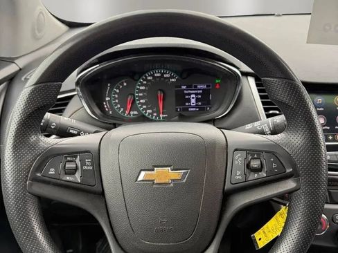Used 2020 Chevrolet Trax LS w/ Tint and Cruise Package AWD/4WD image 10