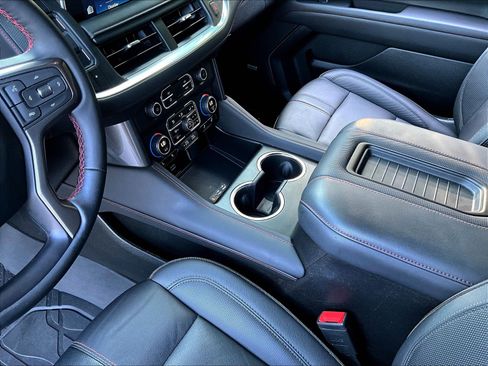 Used 2024 Chevrolet Suburban RST w/ Luxury Package AWD/4WD image 18
