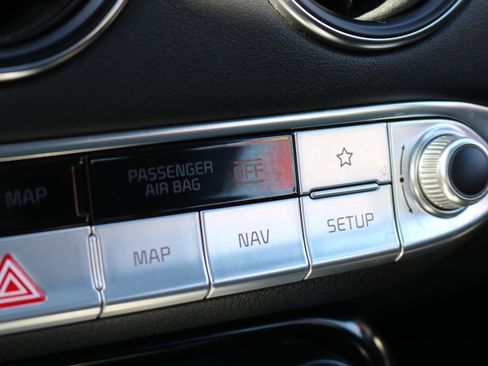 Used 2019 Kia Stinger GT2 image 17